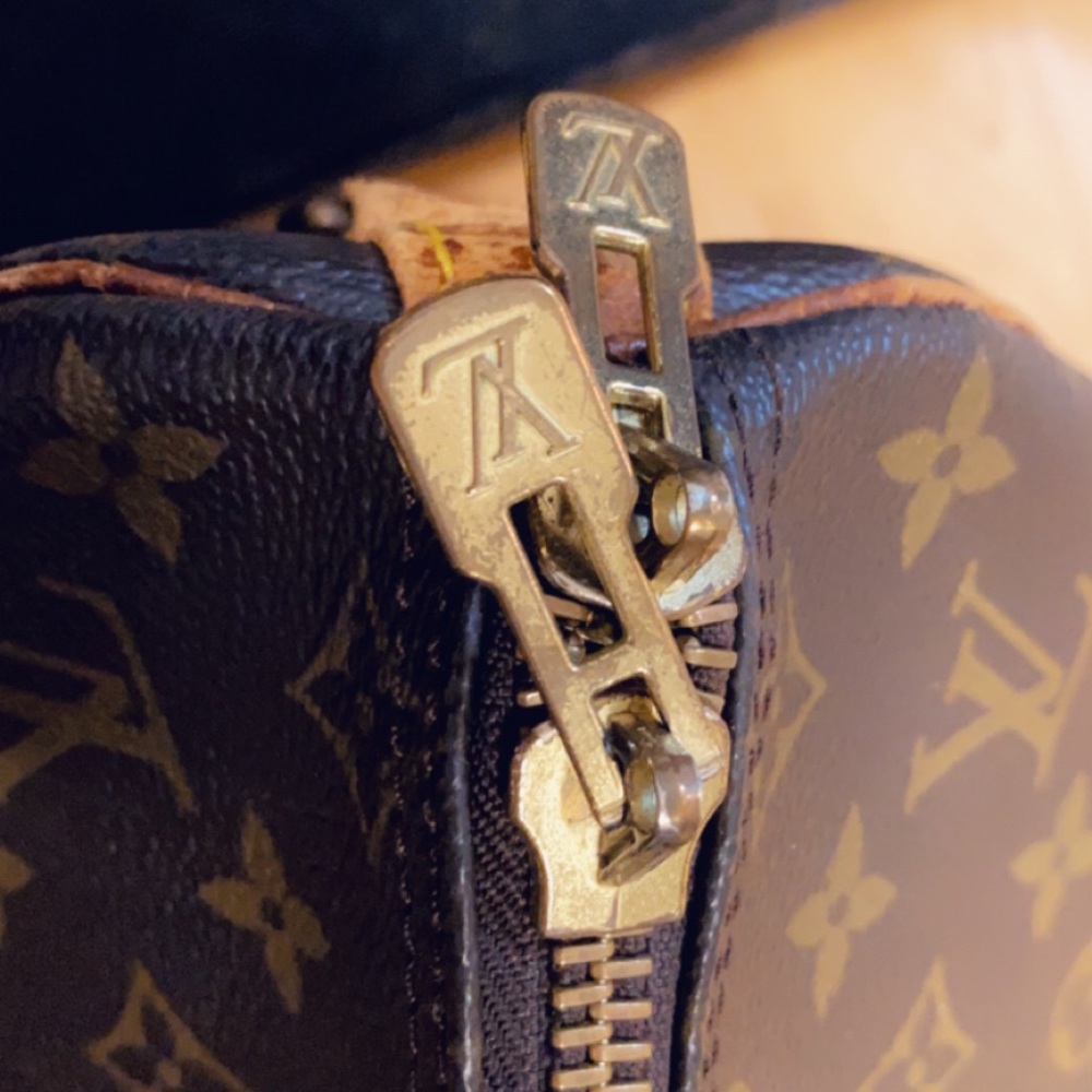 EUC Louis Vuitton Sac Duffle Bag 35 & comes with strap. - Picture 5 of 12